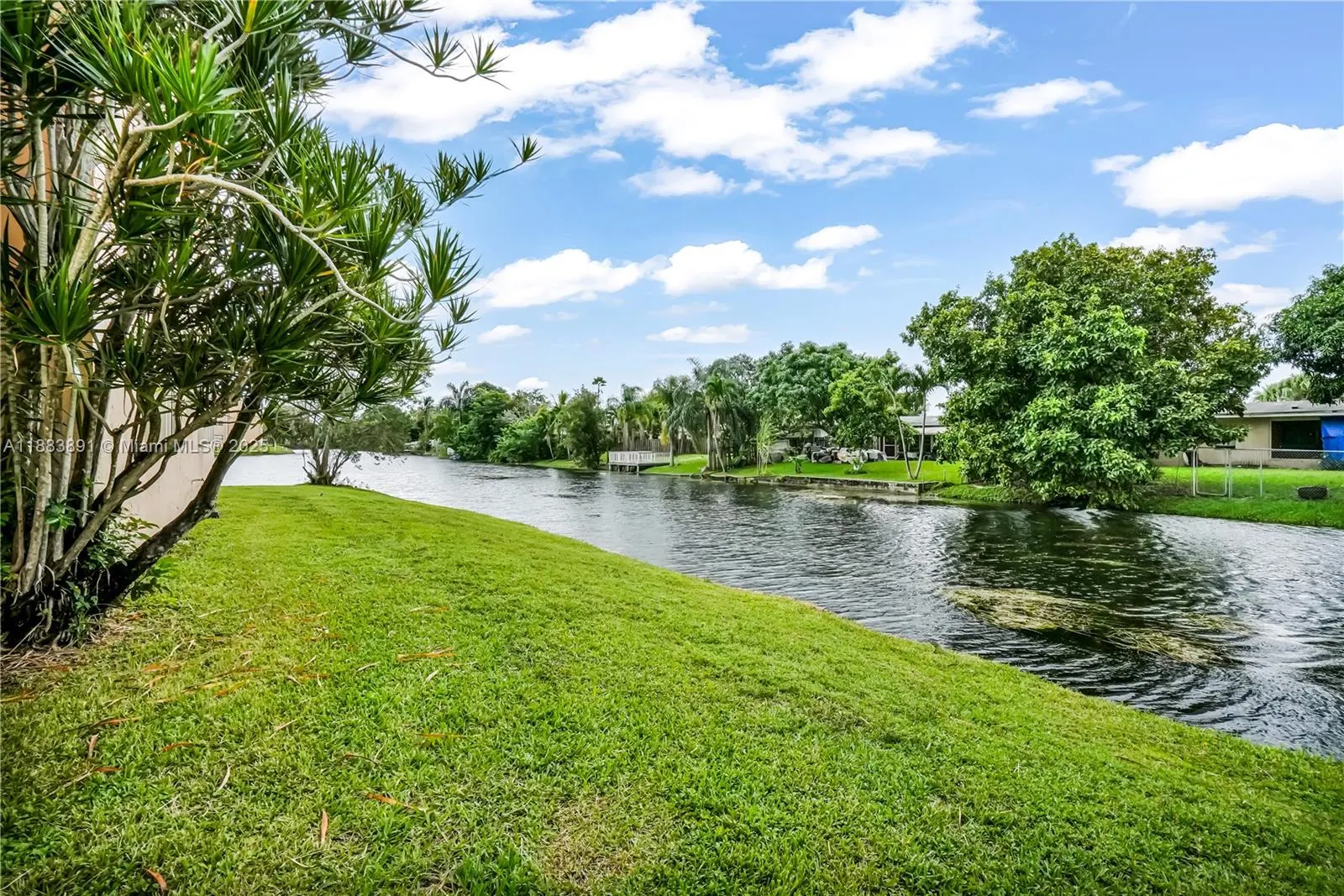 2741 N Pine Island Rd, #208