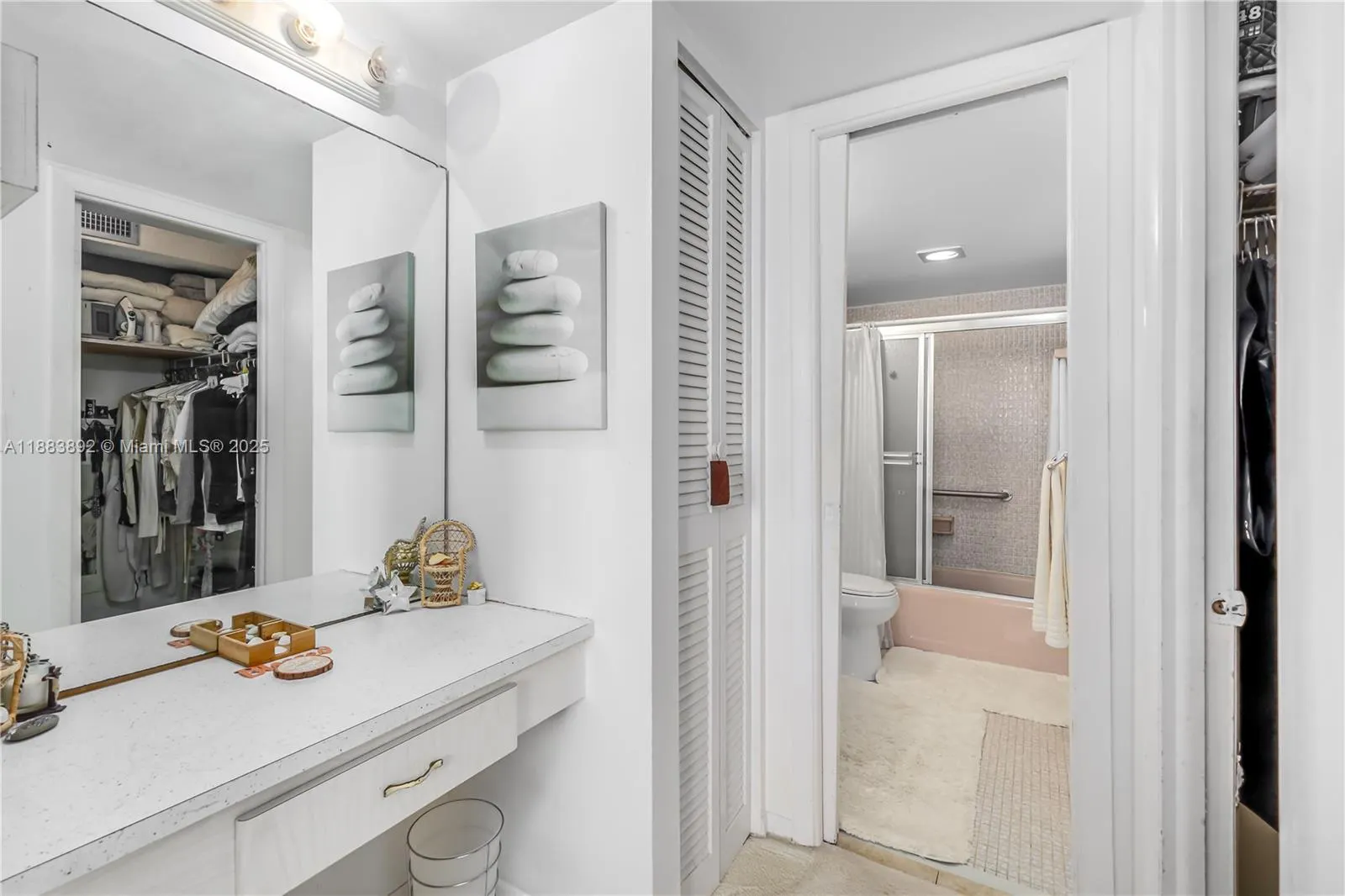 345 Ocean Dr, #707