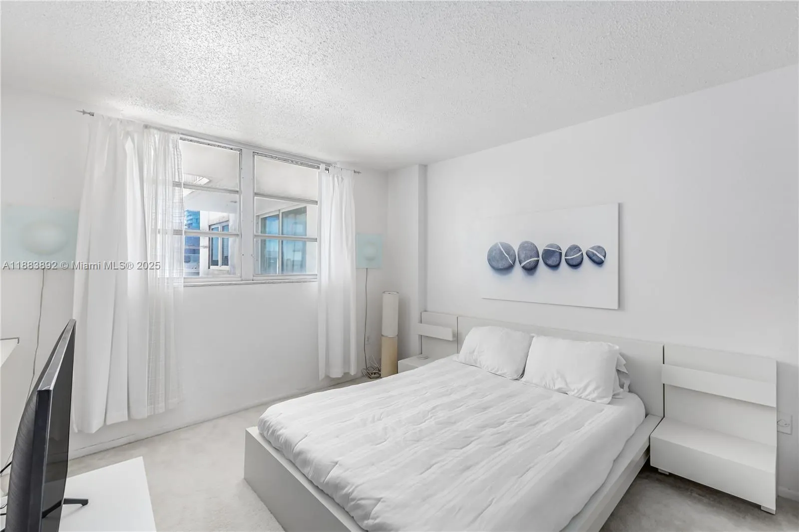 345 Ocean Dr, #707