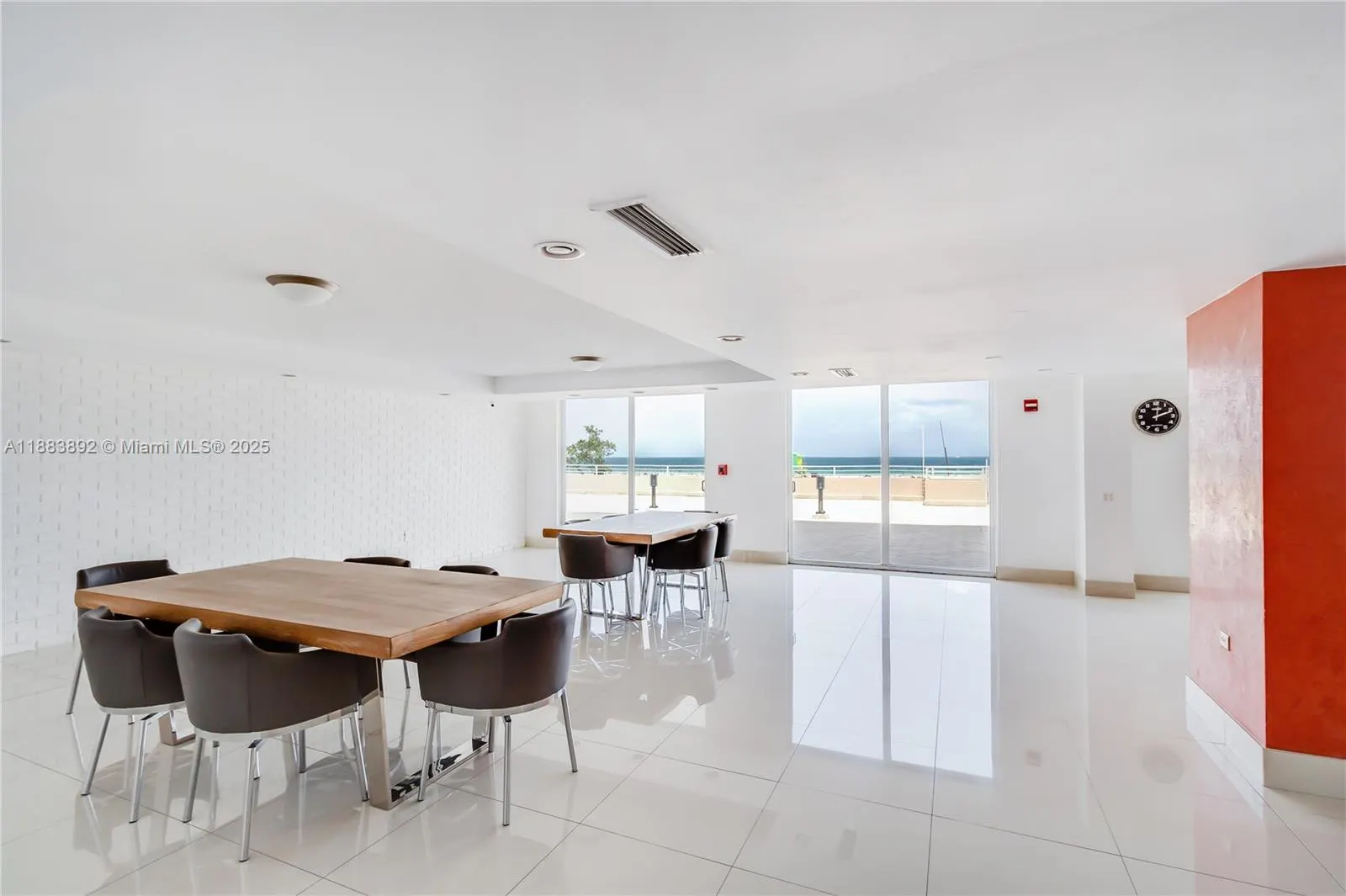 345 Ocean Dr, #707
