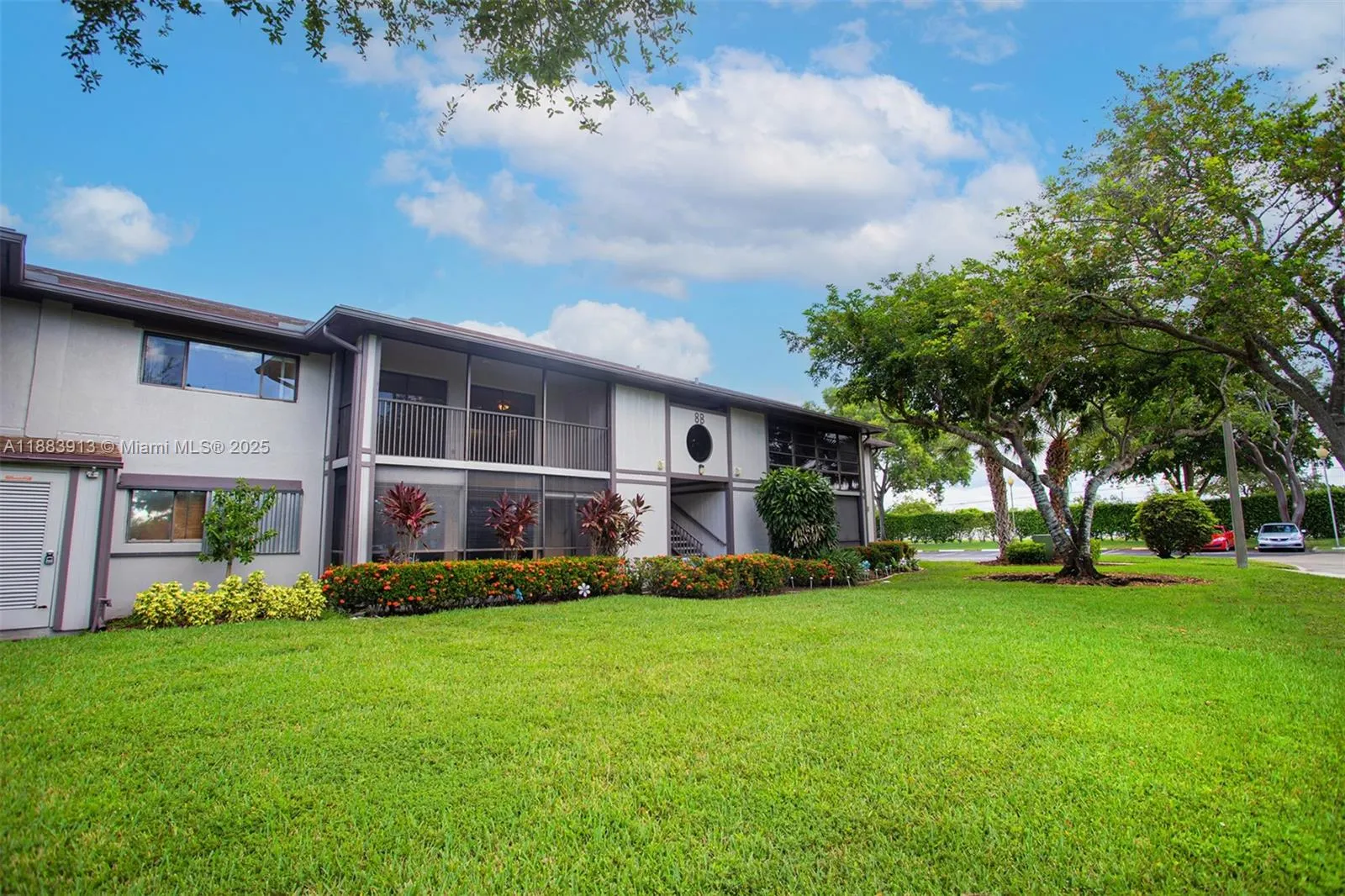 9711 W Mcnab Rd, #203