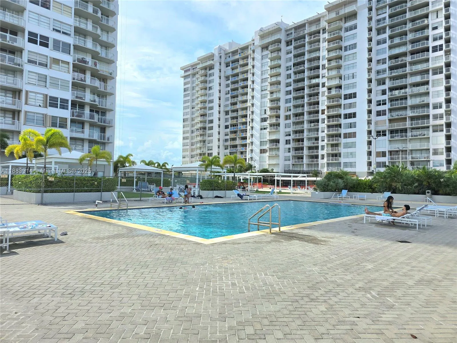 18051 Biscayne Blvd, #1204