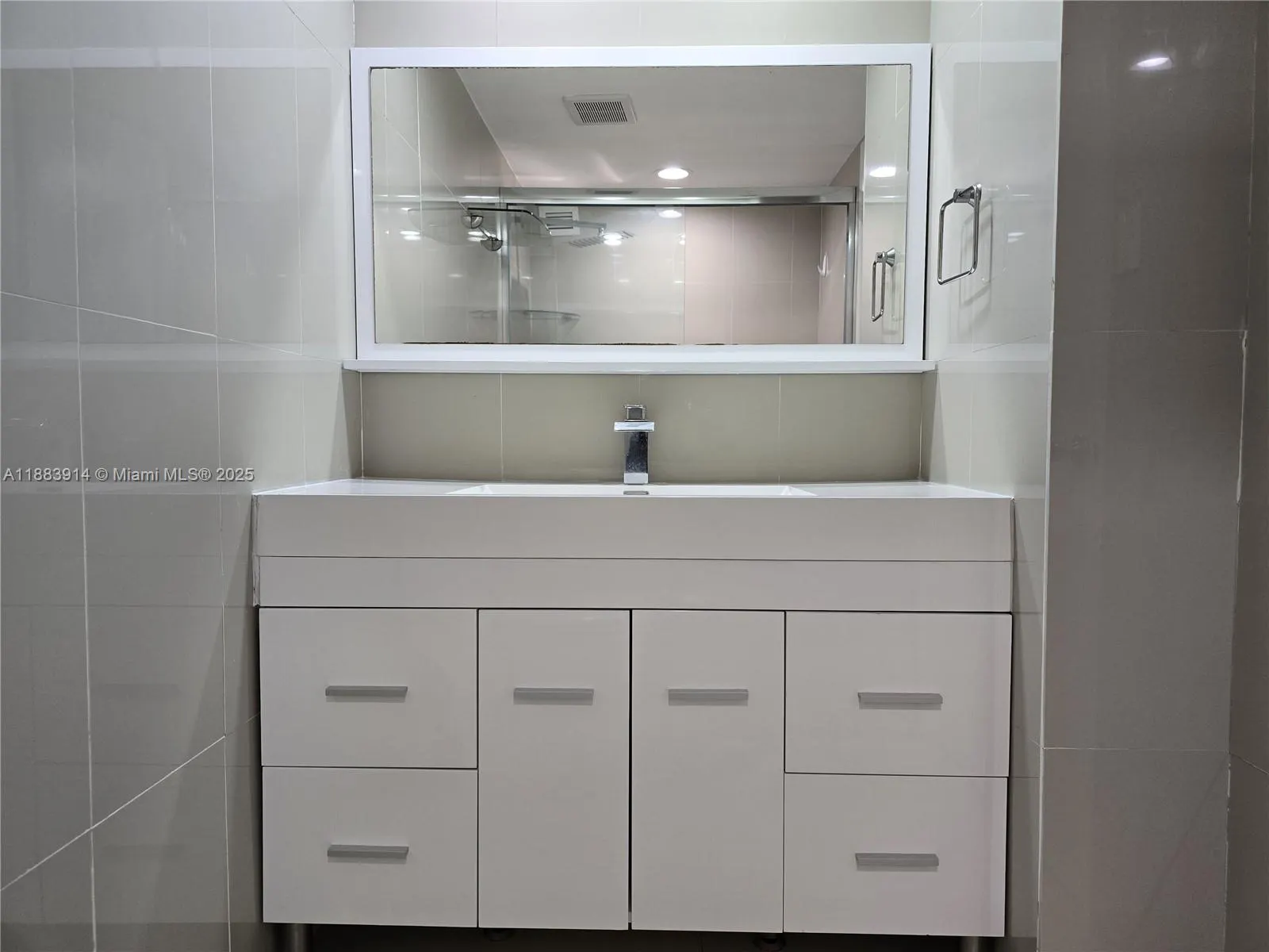 18051 Biscayne Blvd, #1204