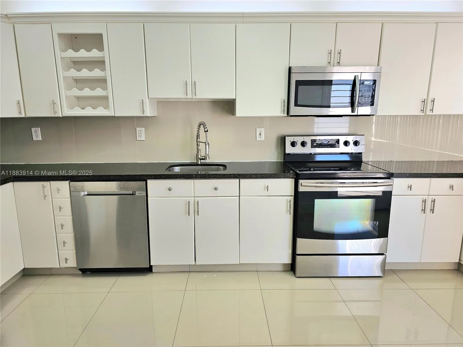 18051 Biscayne Blvd, #1204