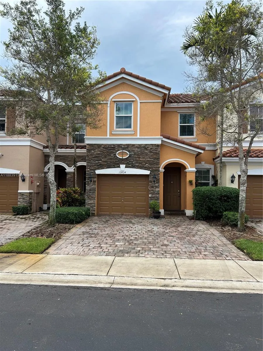 12434 Emerald Creek Mnr