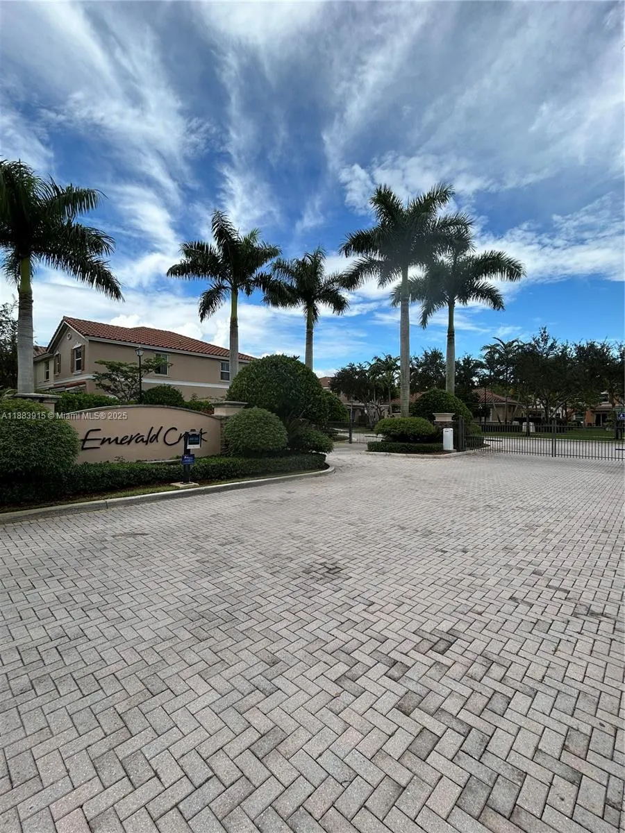 12434 Emerald Creek Mnr