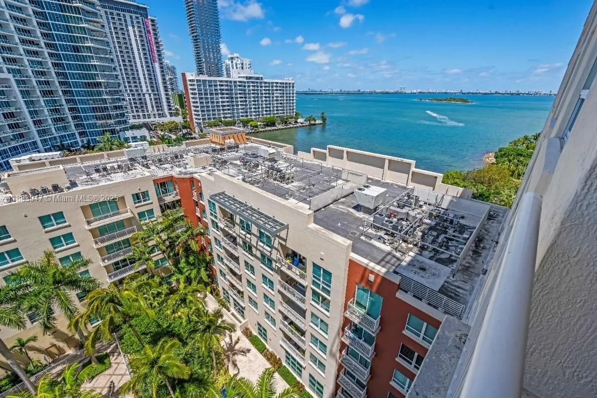 2000 N Bayshore Dr, #1105