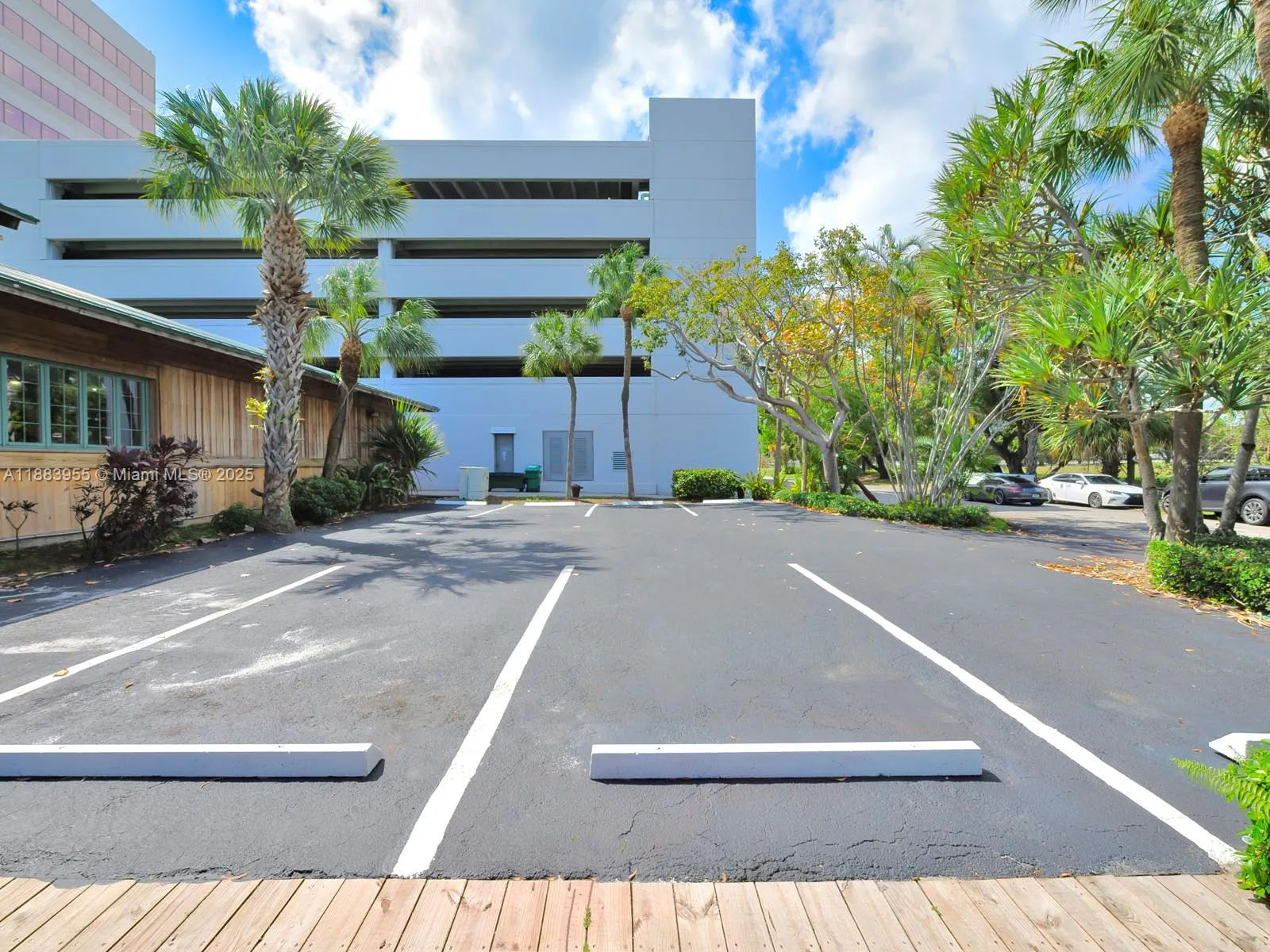 60 NW 60th St