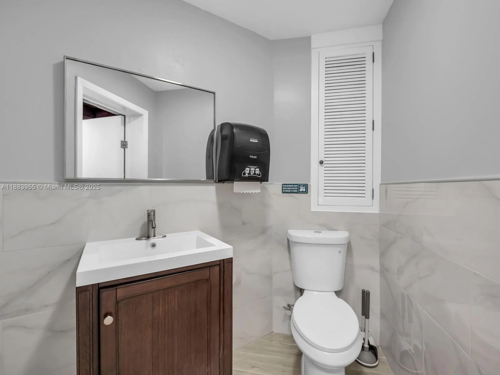 60 NW 60th St