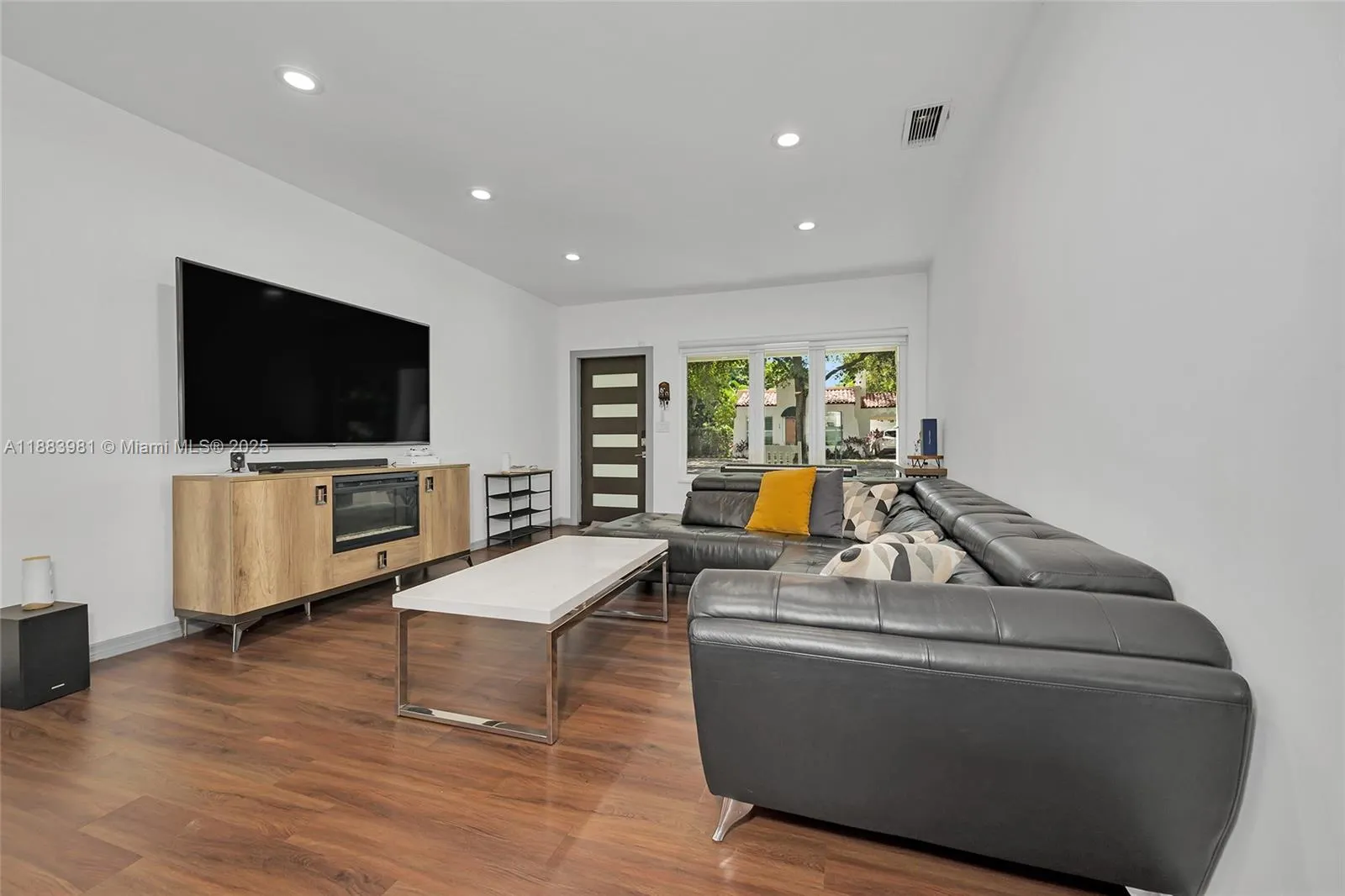 335 Romano Ave