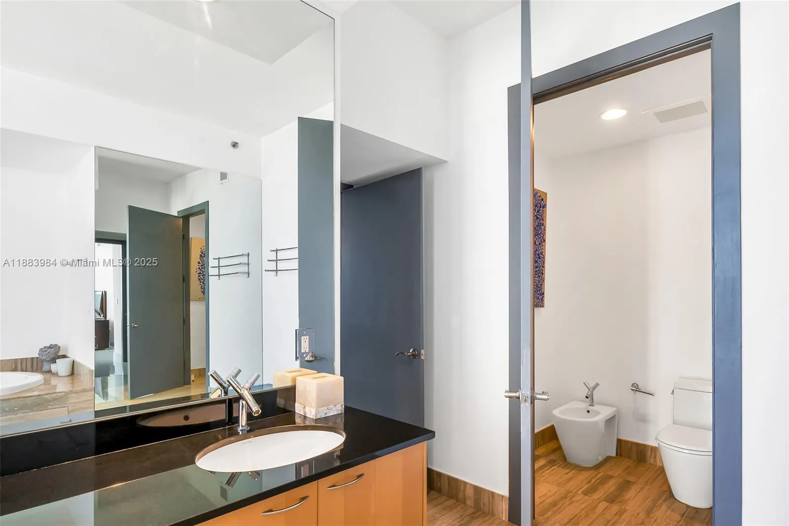 16001 Collins Ave, #701