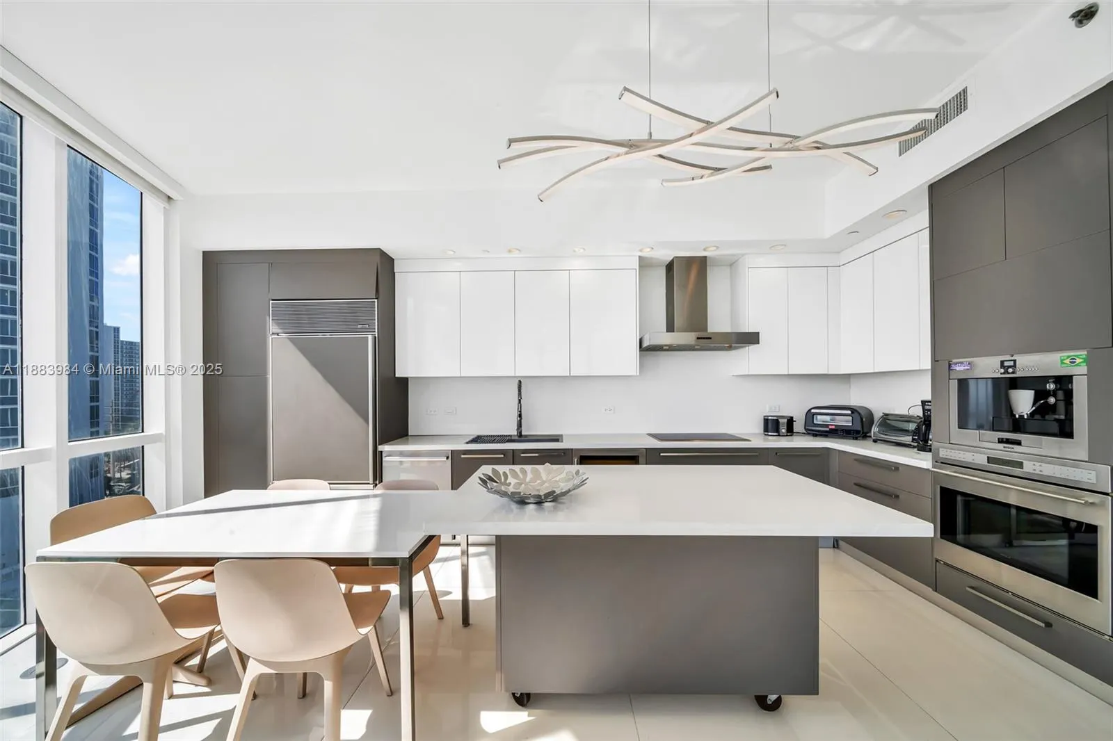 16001 Collins Ave, #701