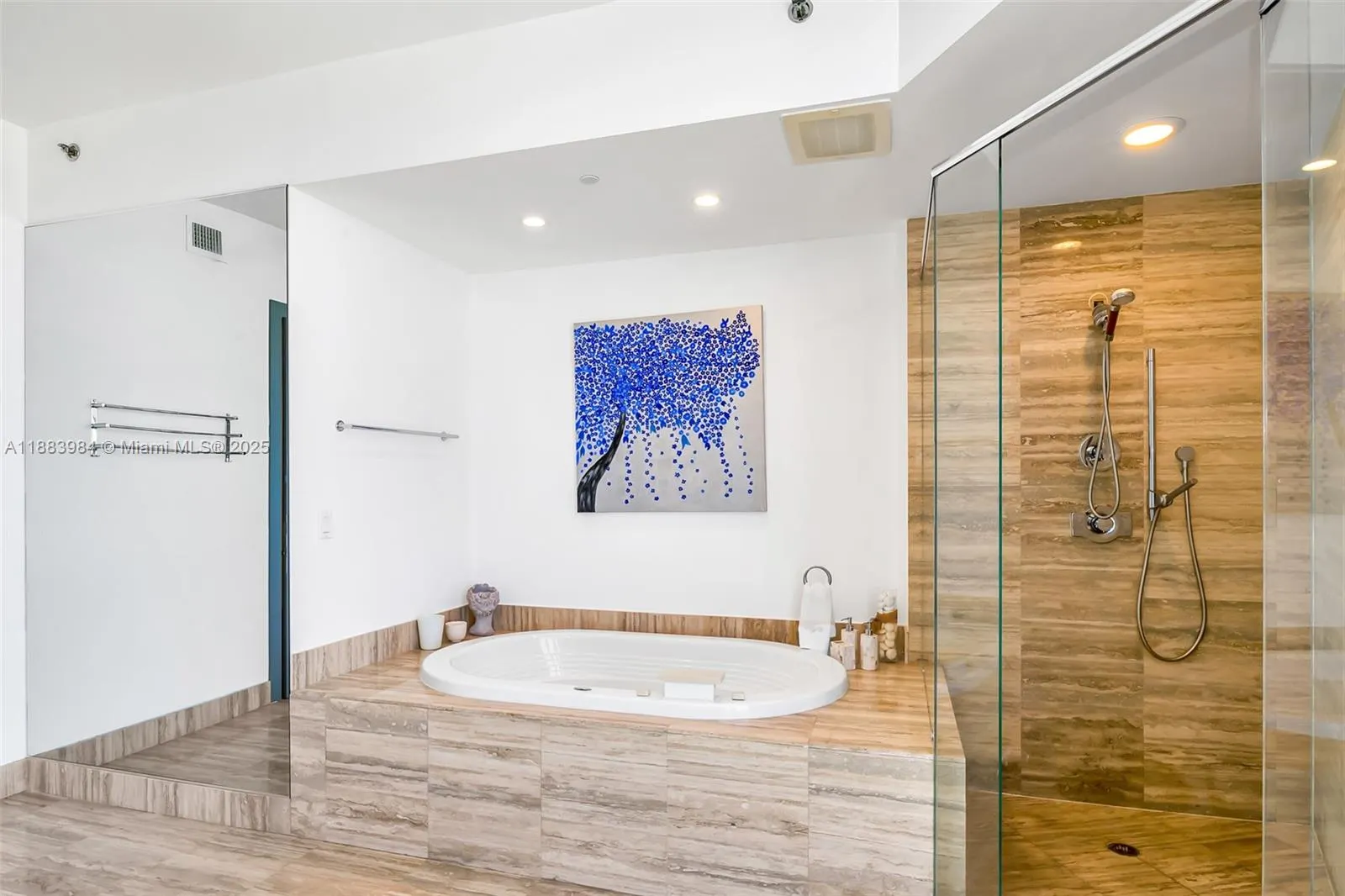 16001 Collins Ave, #701
