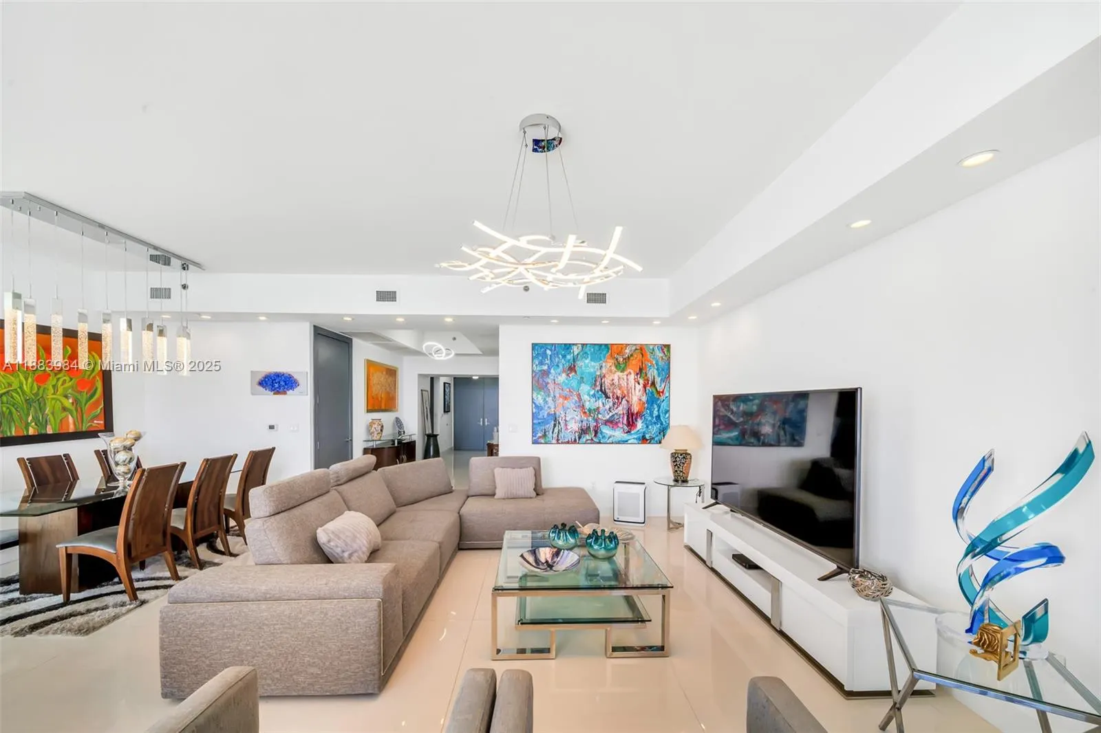 16001 Collins Ave, #701