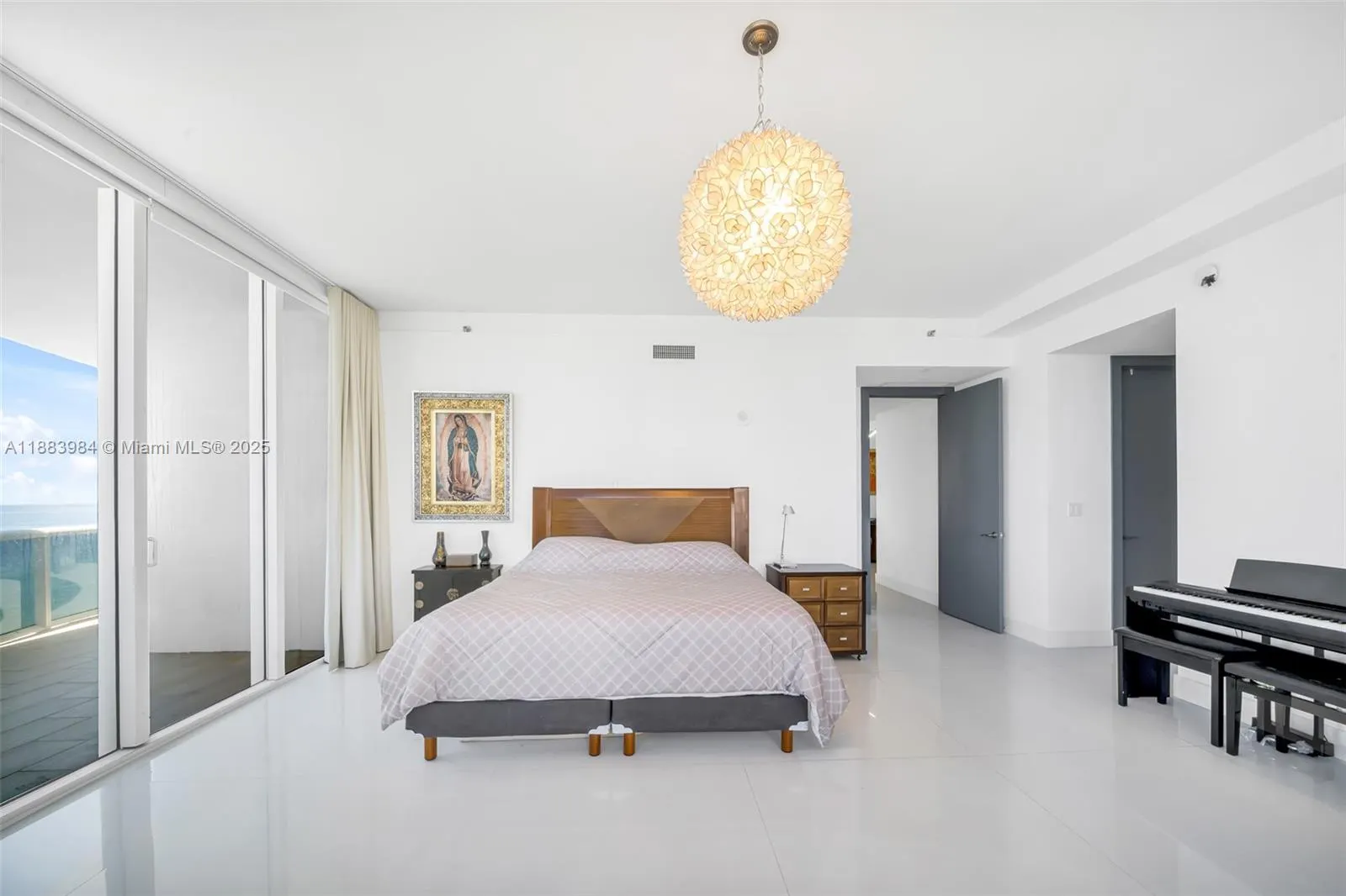 16001 Collins Ave, #701