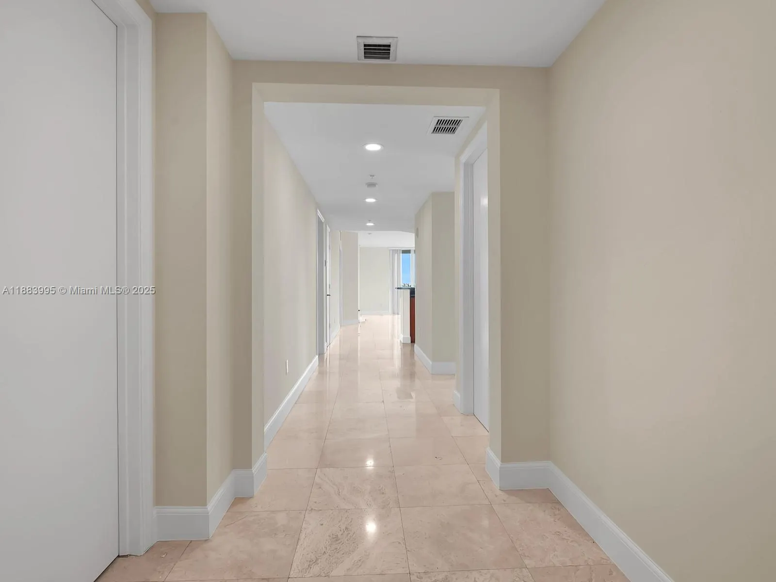 15051 Royal Oaks Ln, #906