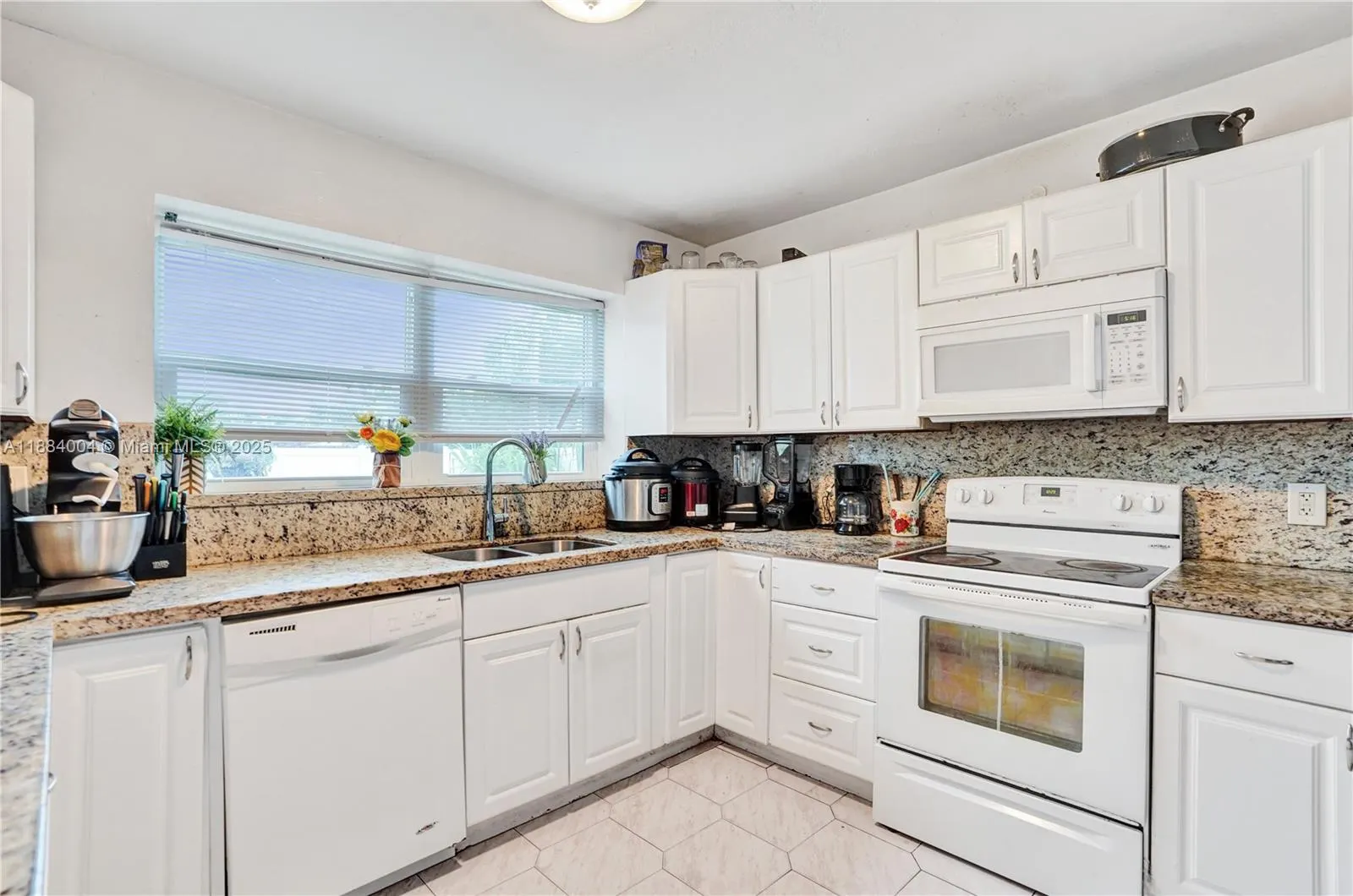 320 N 71st Ave