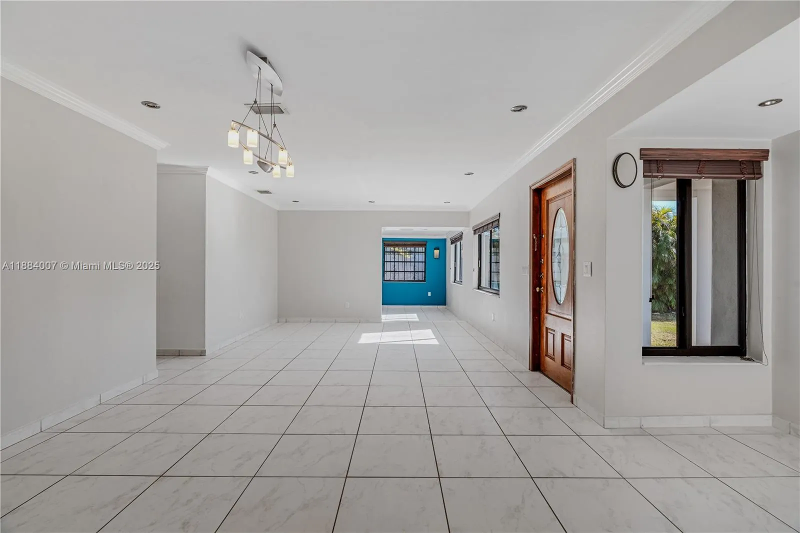 1231 W 60th Ter