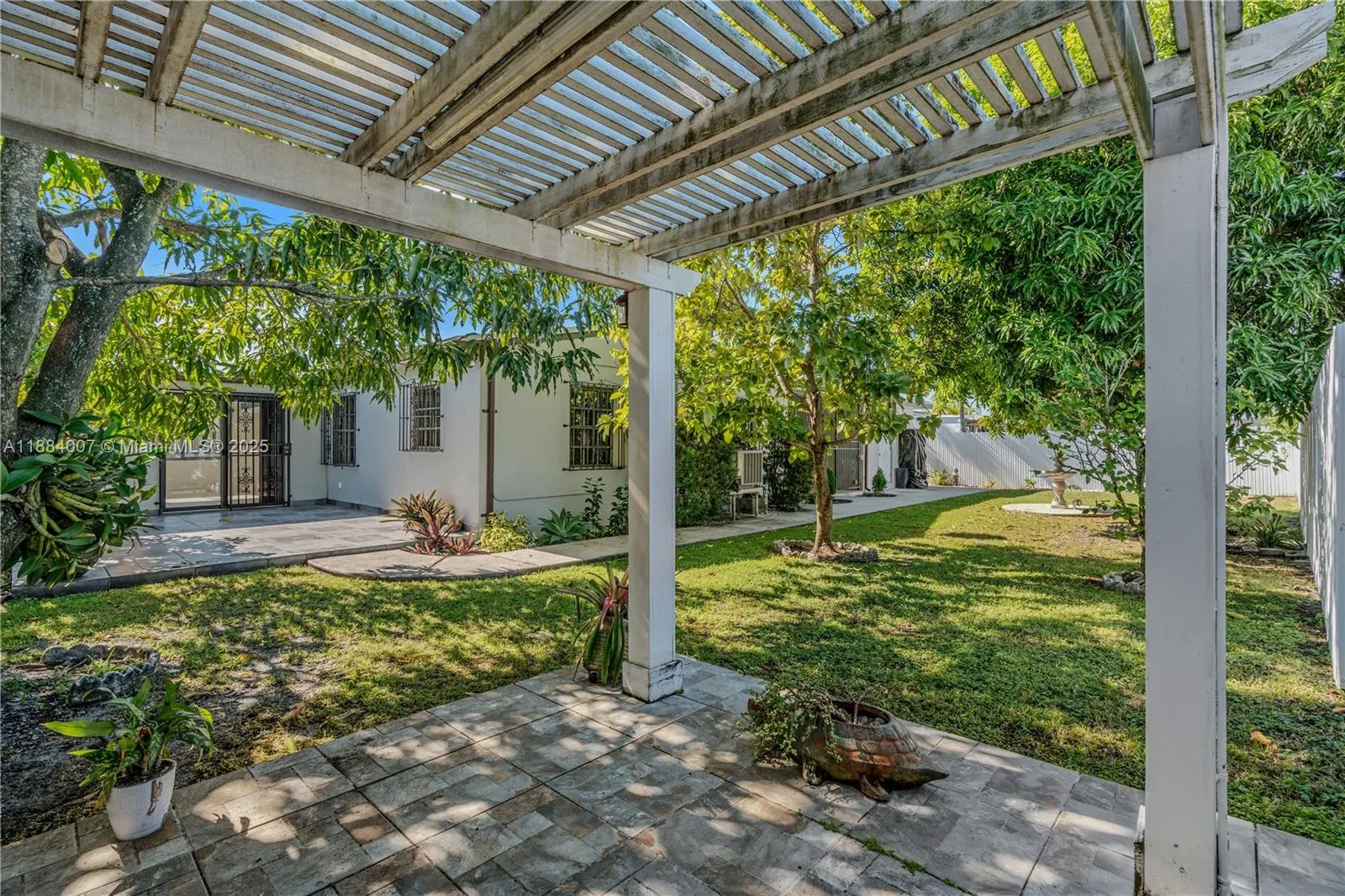 1231 W 60th Ter