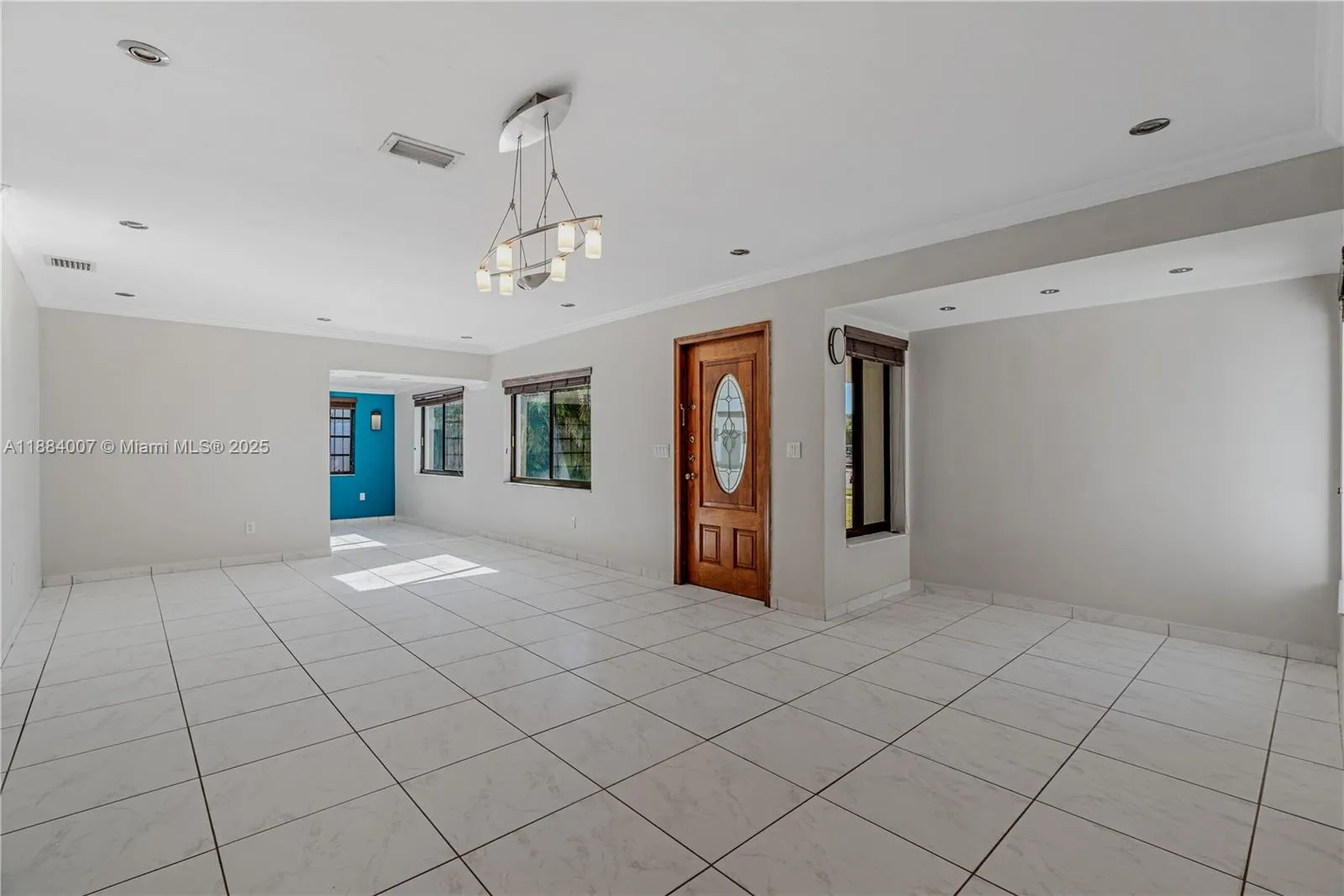 1231 W 60th Ter