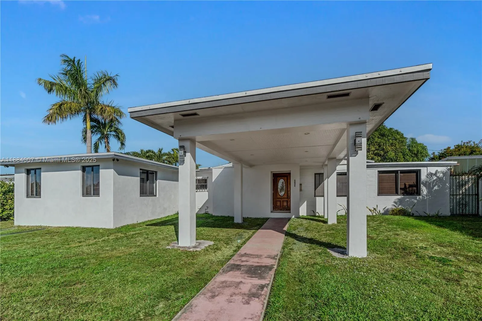 1231 W 60th Ter