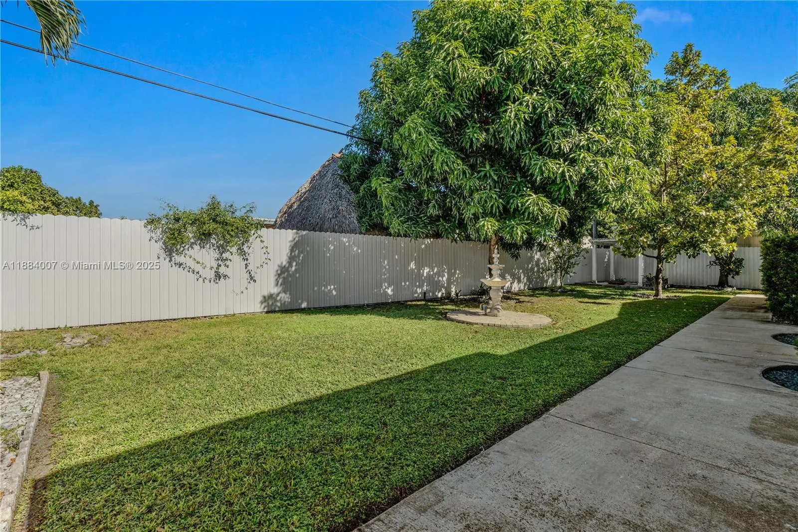 1231 W 60th Ter