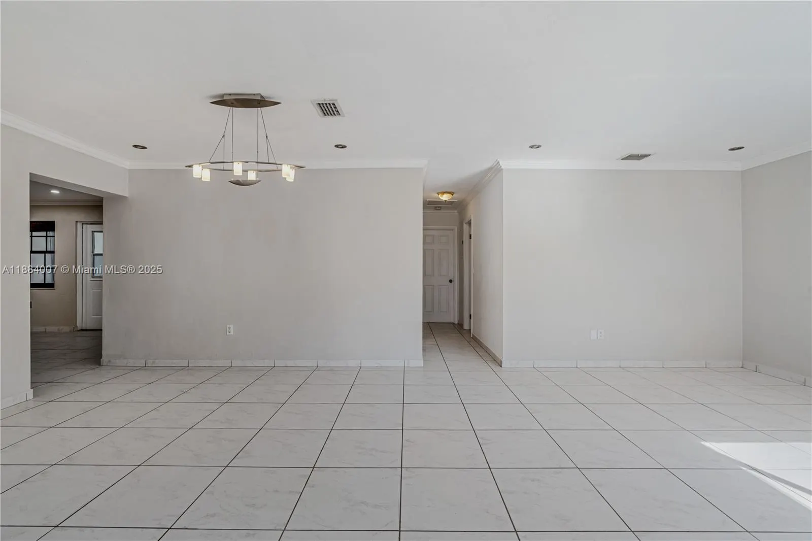 1231 W 60th Ter