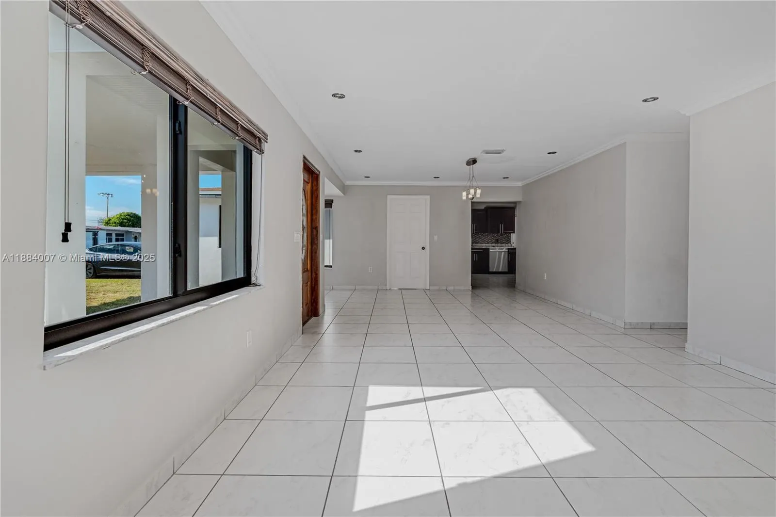 1231 W 60th Ter