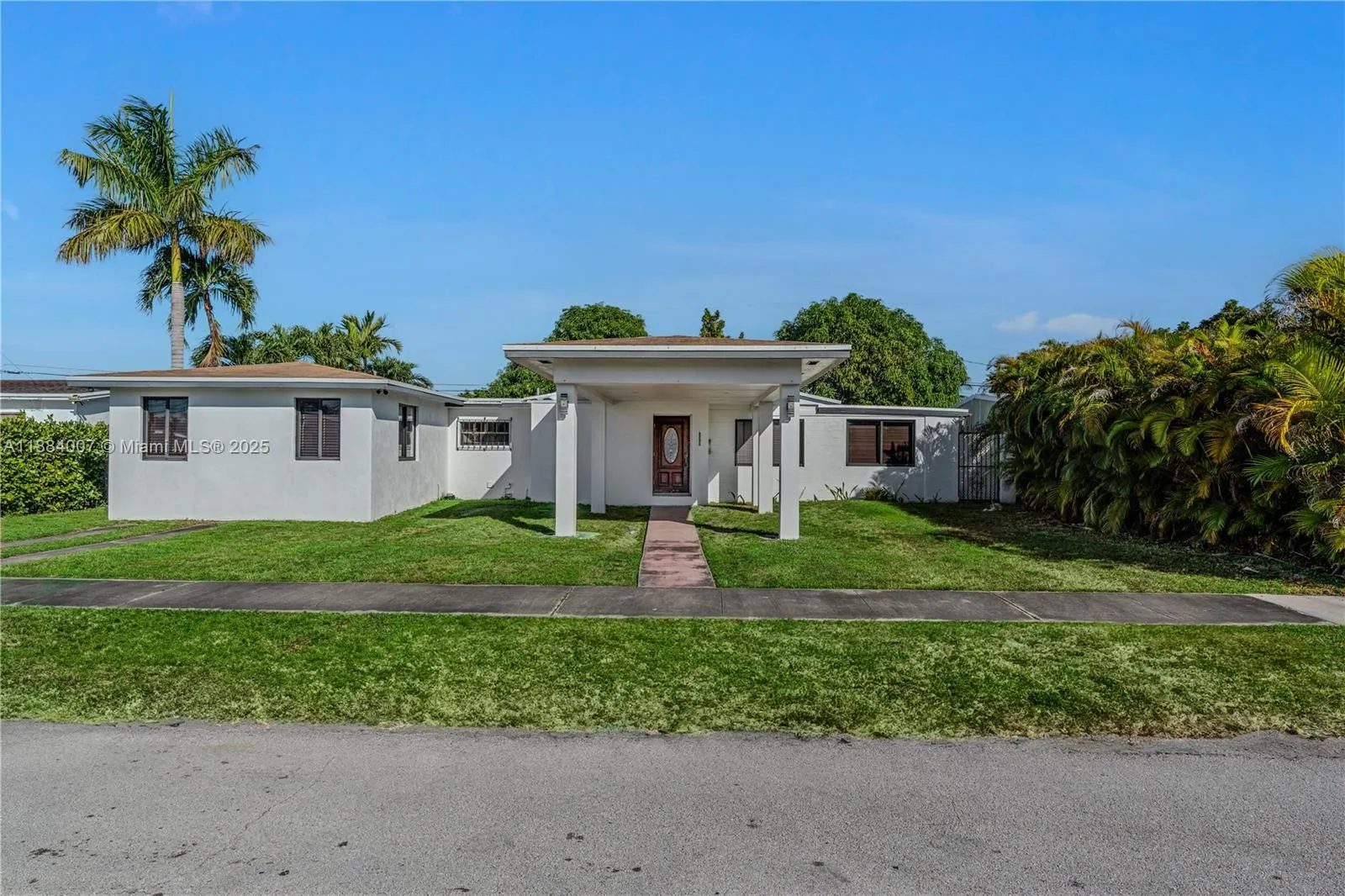 1231 W 60th Ter