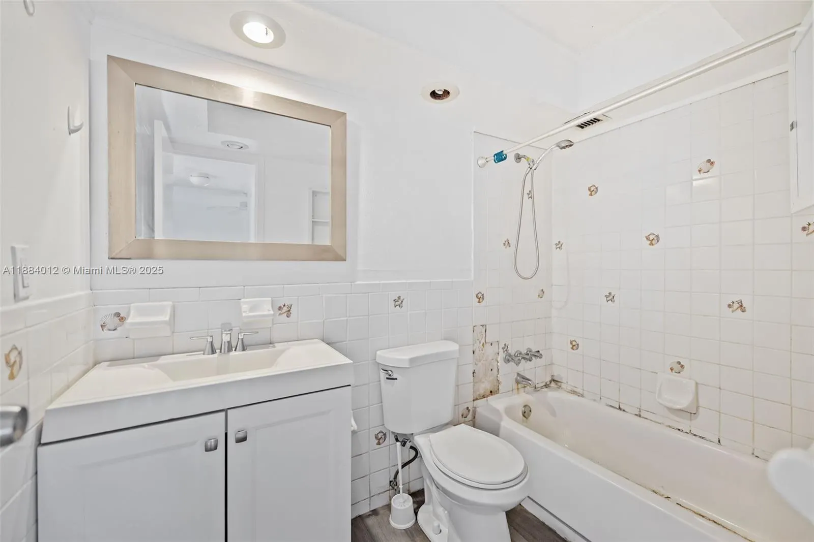 200 172nd St, #108