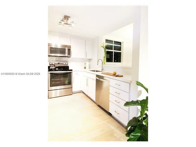 1250 S Miami Ave, #901