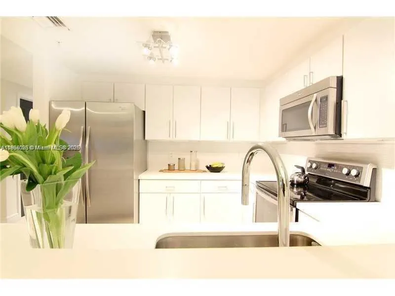 1250 S Miami Ave, #901