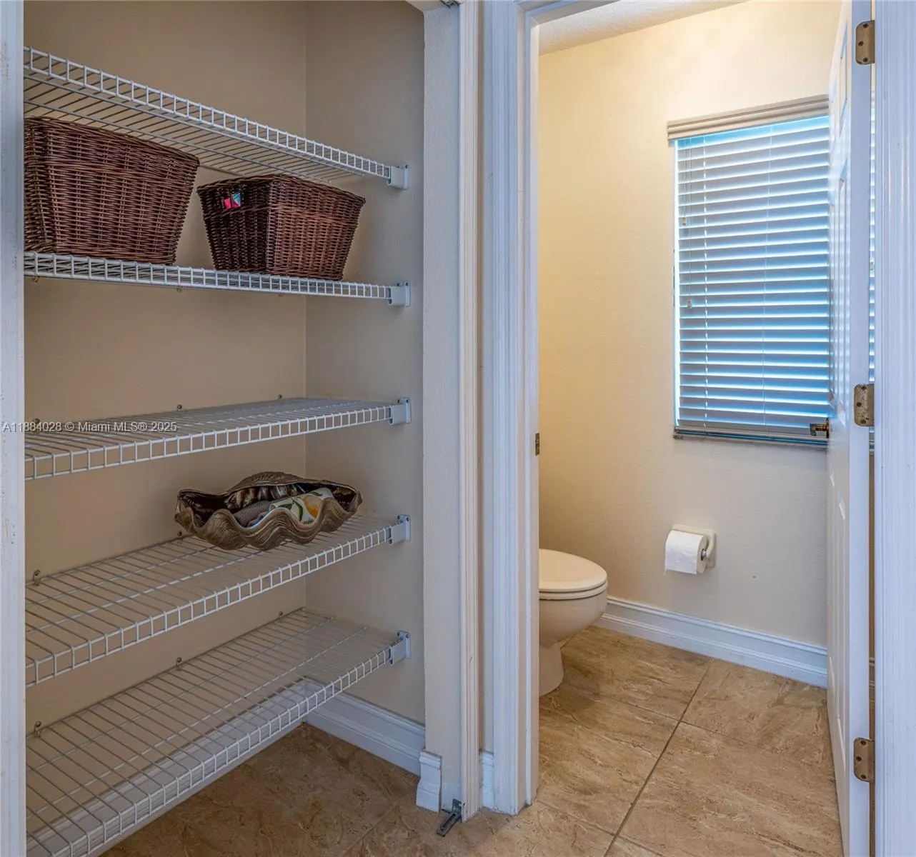 1963 S Prairie Dunes Ct
