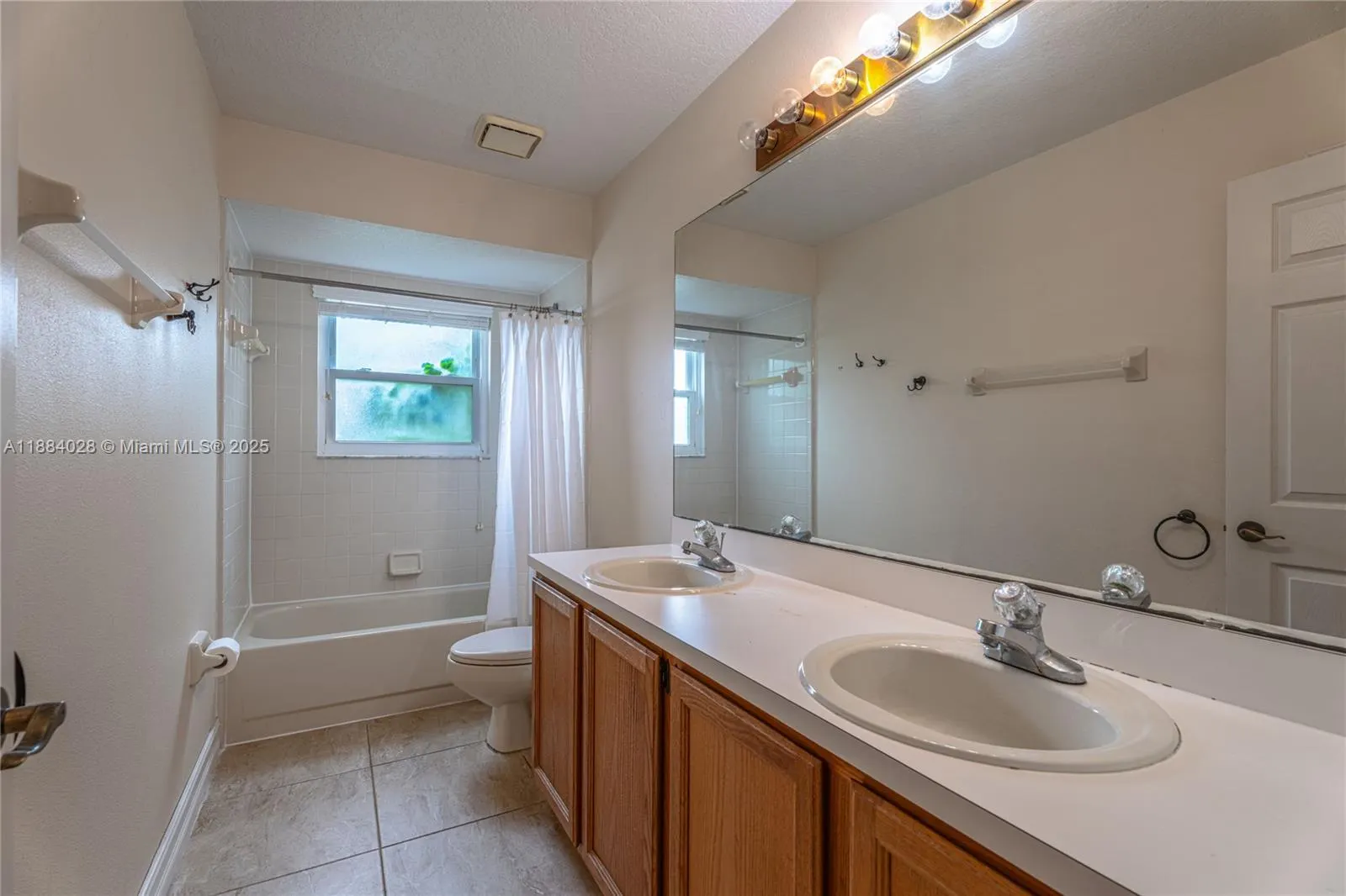 1963 S Prairie Dunes Ct