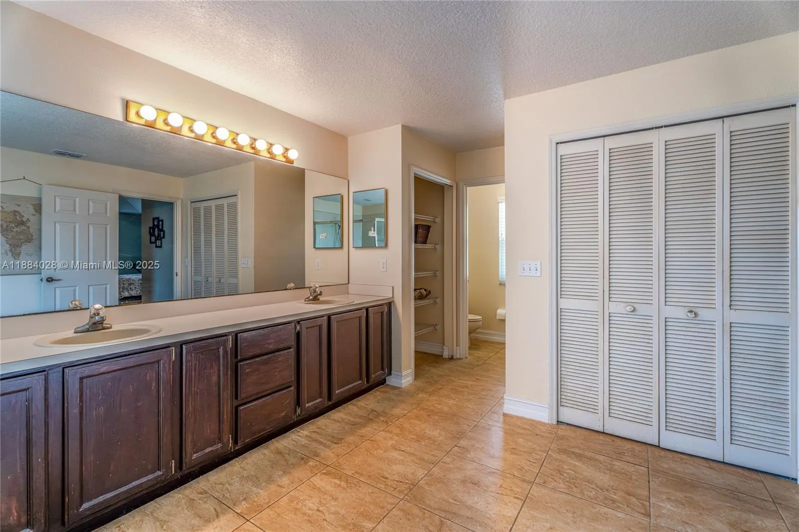 1963 S Prairie Dunes Ct