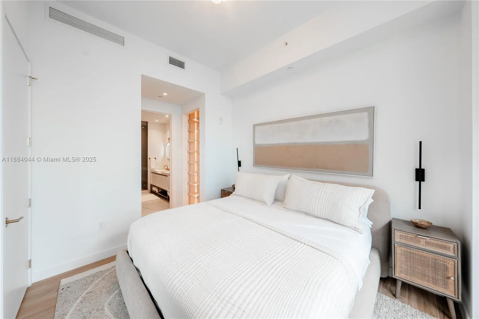 2655 S Bayshore Dr, #1007