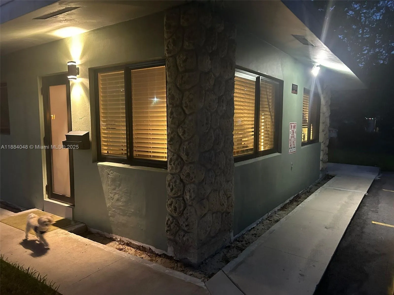 1050 NE 9th Ave, #1