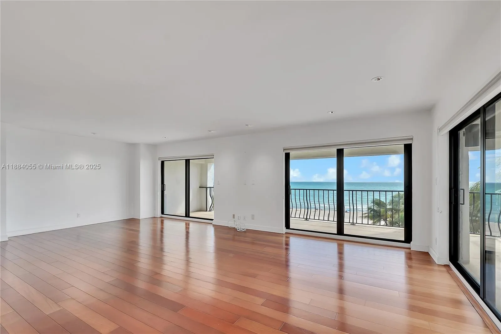 5415 Collins Ave, #506