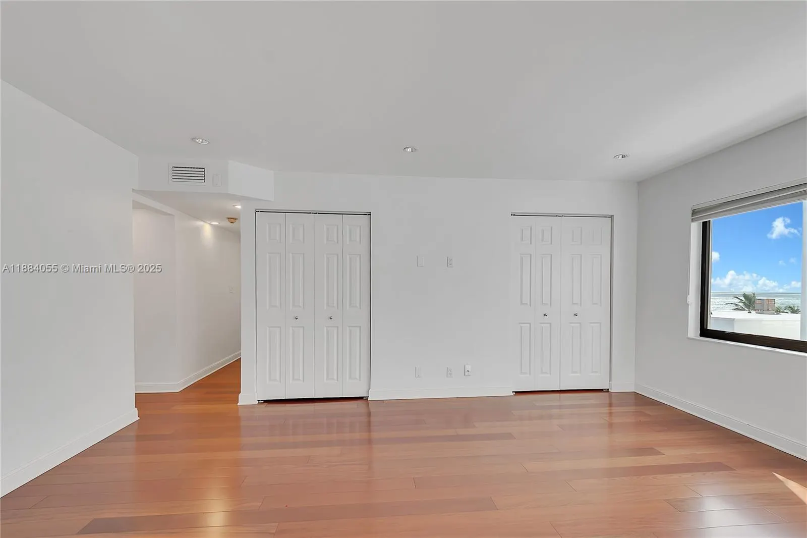 5415 Collins Ave, #506
