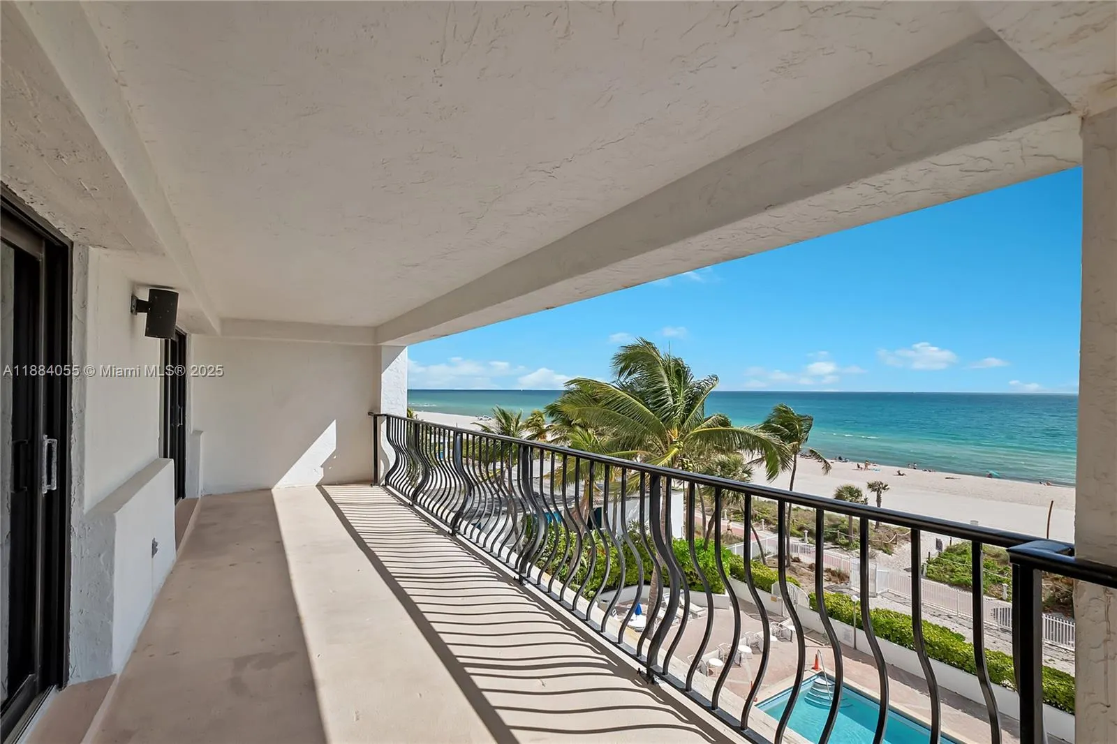 5415 Collins Ave, #506
