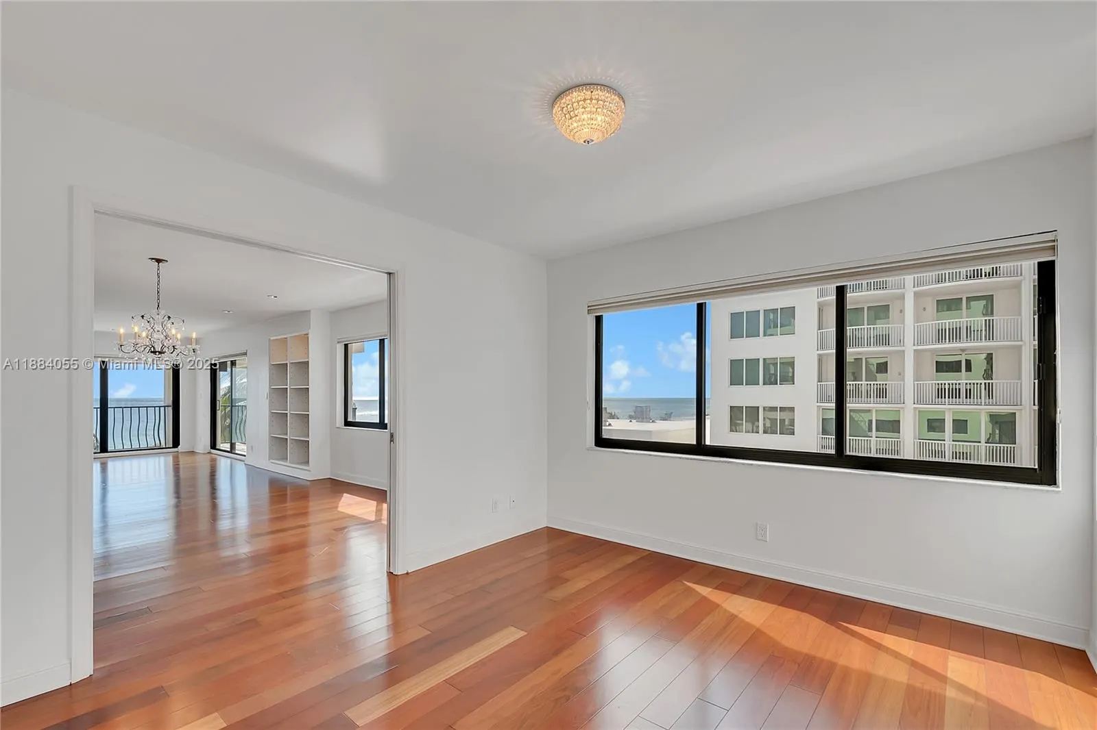 5415 Collins Ave, #506