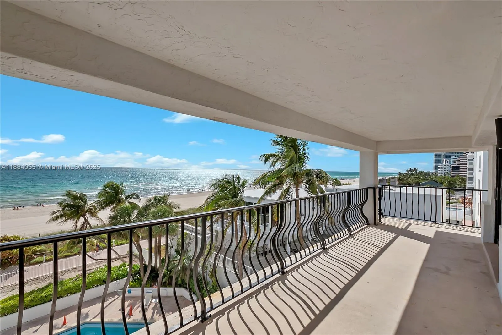 5415 Collins Ave, #506