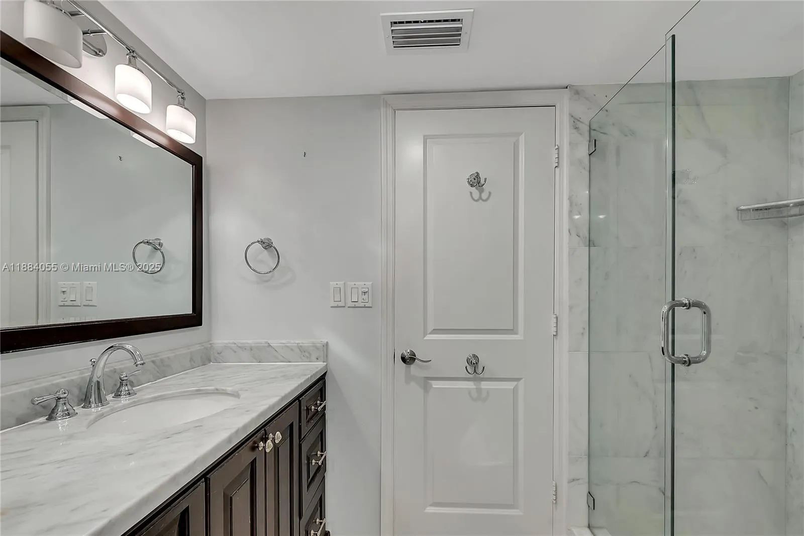 5415 Collins Ave, #506