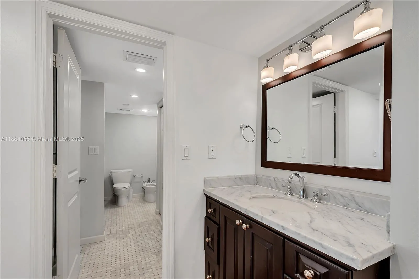 5415 Collins Ave, #506