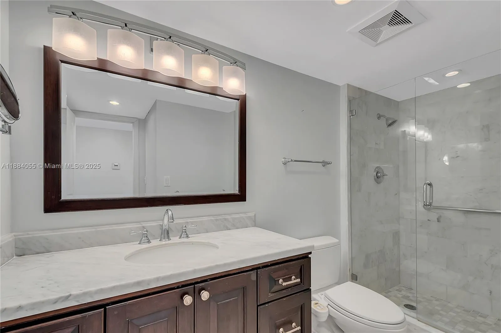5415 Collins Ave, #506