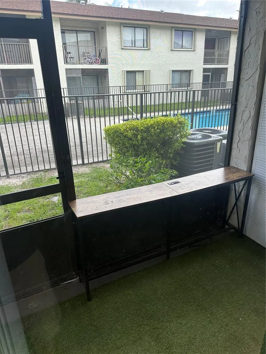 130 NW 60th Ave, #1-2