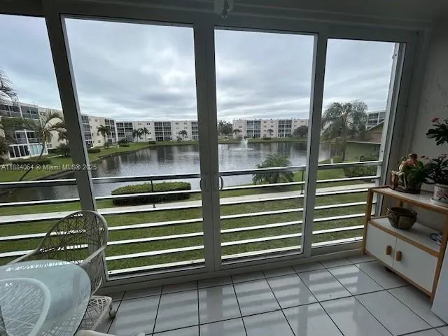 324 SE 10th St, #207