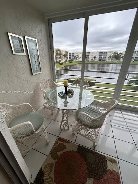 324 SE 10th St, #207