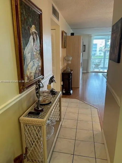 324 SE 10th St, #207