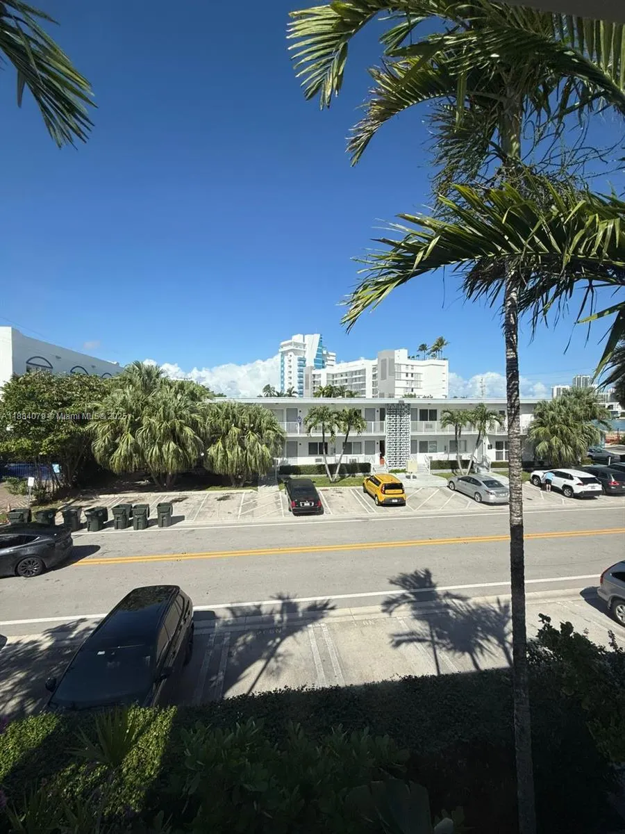 10074 E Bay Harbor Dr, #74C